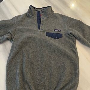 Patagonia Synchilla Gray and Navy Pullover - XS